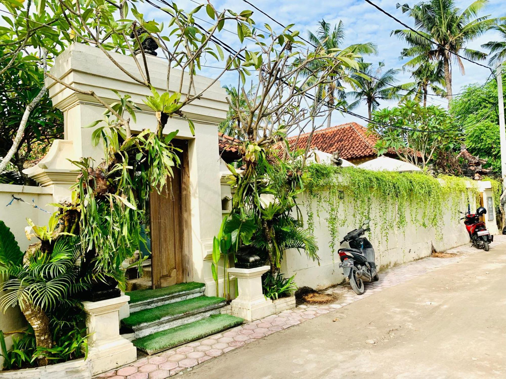 Pondok Baruna Garden Nusa Lembongan Buitenkant foto